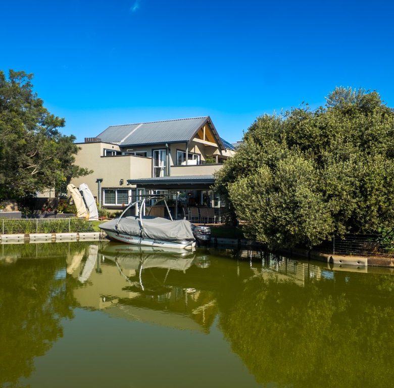 Hartbeespoort | Luxury Canal-Front Home with Private Boat Mooring