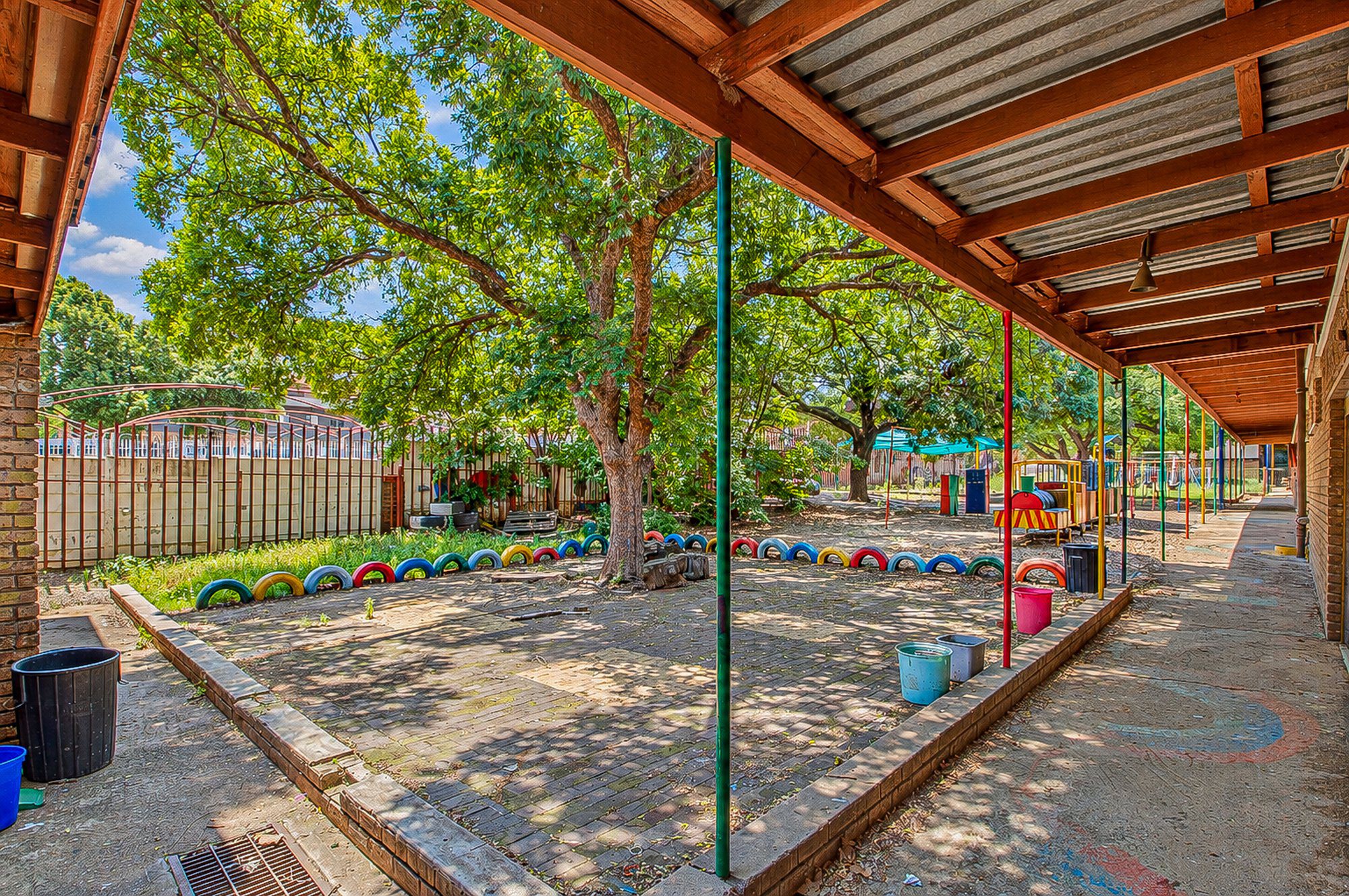 05 ON AUCTION | Florida, Roodepoort – School Campus with 2 Flatlets on ±3 238 m²