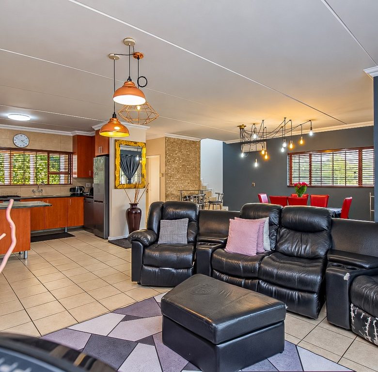 Glenvista | Spacious 3-Bedroom Cluster with Private Garden