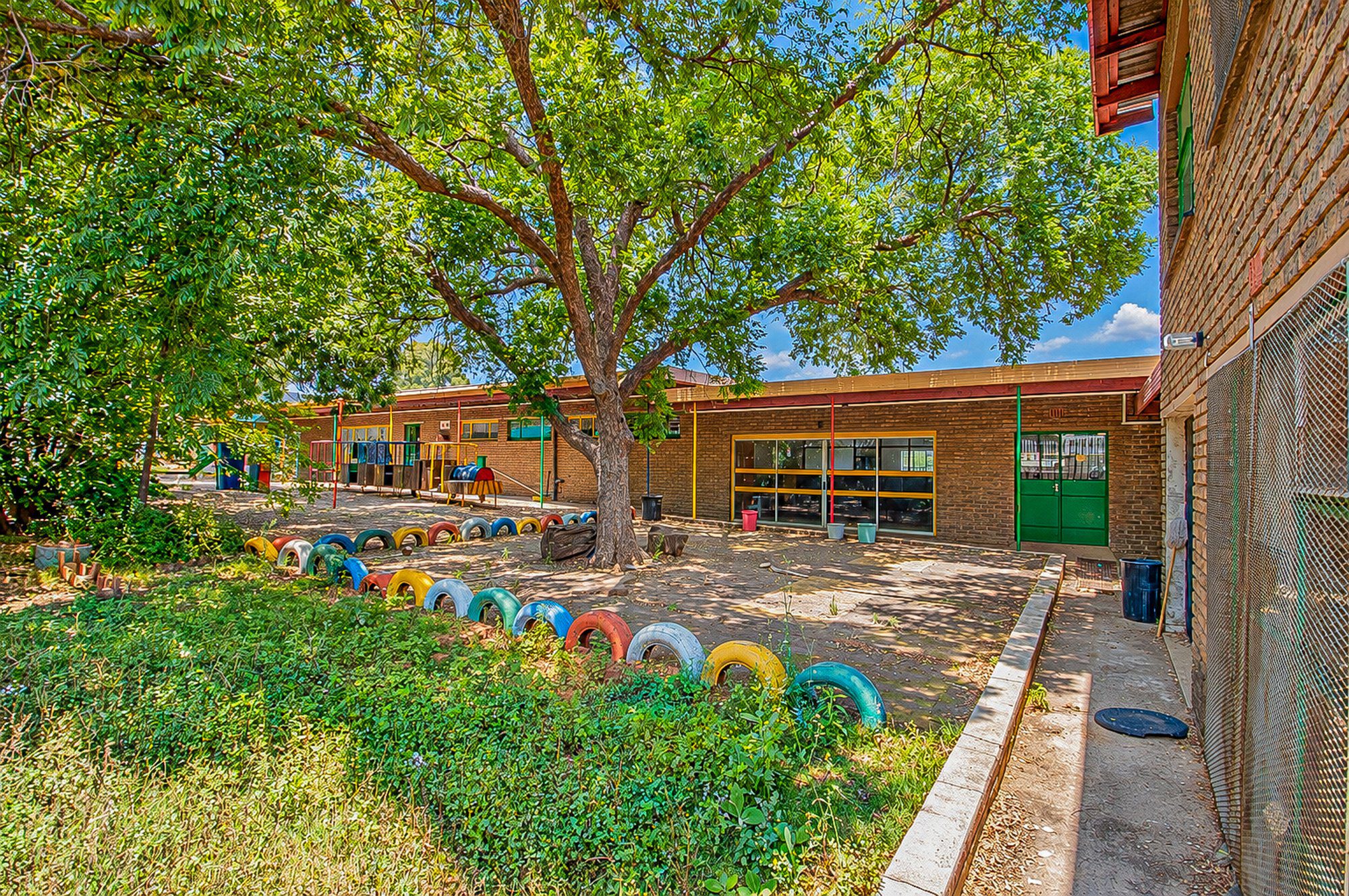 06 ON AUCTION | Florida, Roodepoort – School Campus with 2 Flatlets on ±3 238 m²