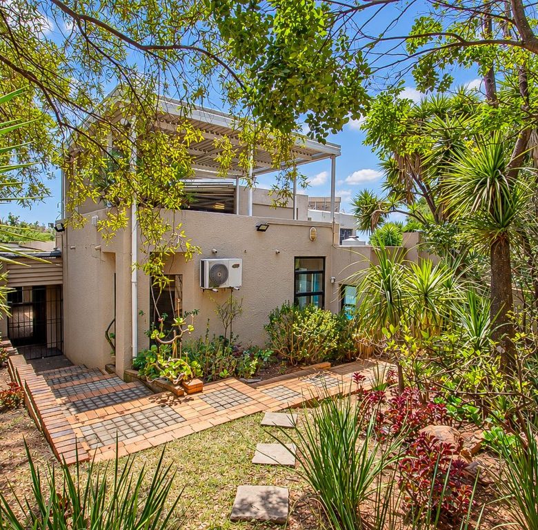 Helderkruin, Roodepoort | Off-Grid Family Home Next to Kloofendal Nature Reserve