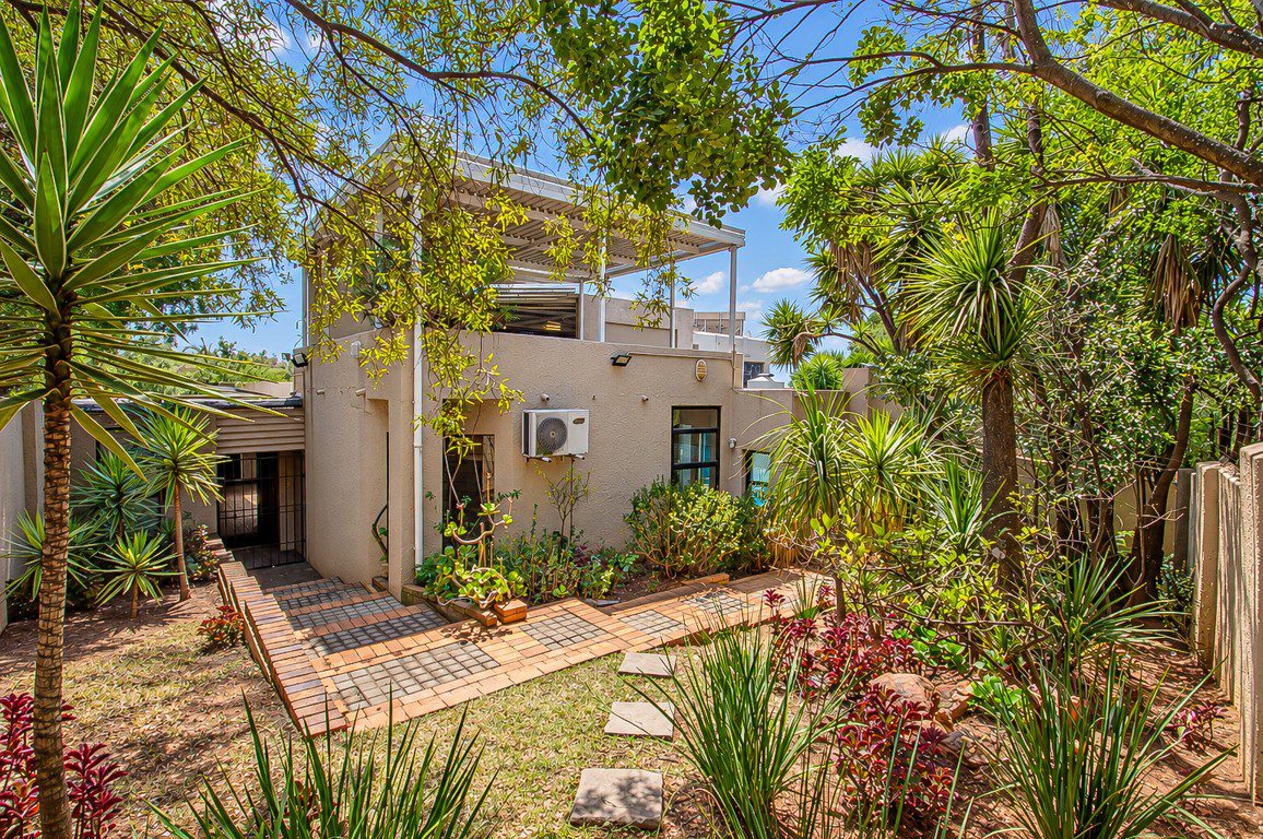Helderkruin, Roodepoort | Off-Grid Family Home Next to Kloofendal Nature Reserve
