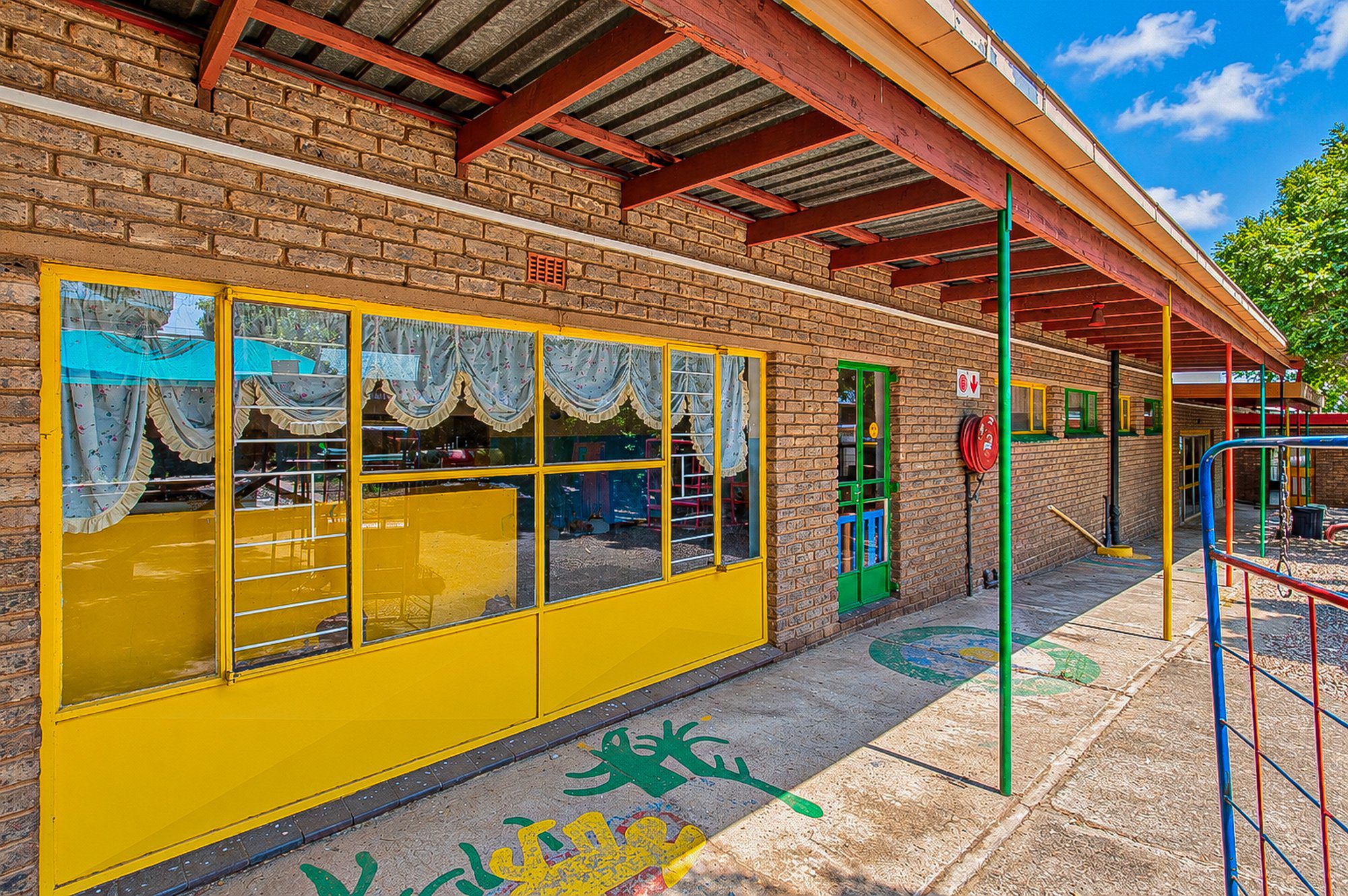 07 ON AUCTION | Florida, Roodepoort – School Campus with 2 Flatlets on ±3 238 m²