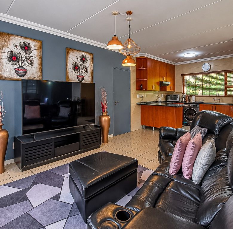 Glenvista | Spacious 3-Bedroom Cluster with Private Garden