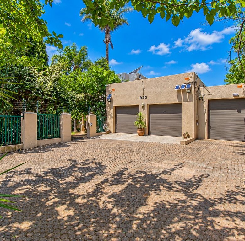 Helderkruin, Roodepoort | Off-Grid Family Home Next to Kloofendal Nature Reserve