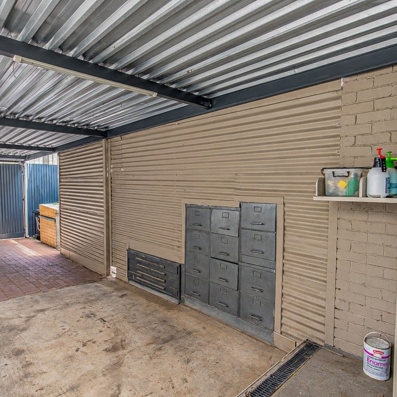 ON AUCTION | Kensington – Neat 3-Bed Family Home with Flatlet