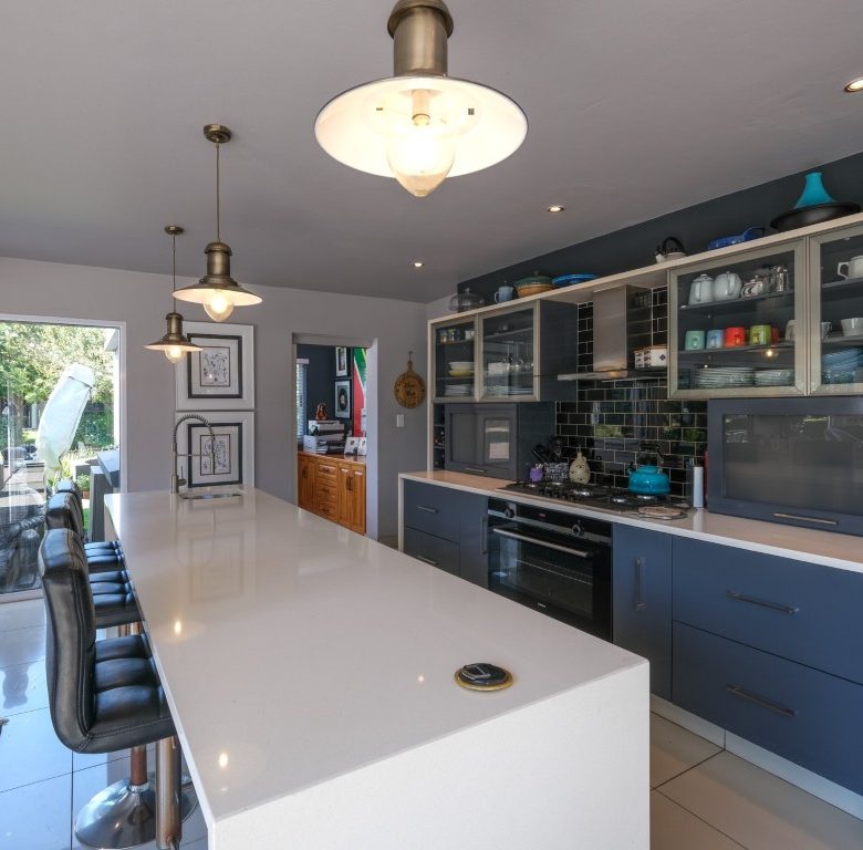 Hartbeespoort | Luxury Canal-Front Home with Private Boat Mooring