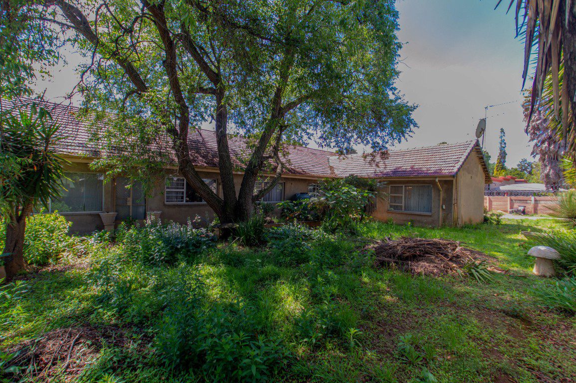 Rynfield, Benoni | Full Title 8-Bedroom Home