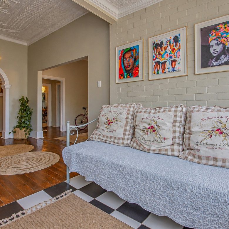 ON AUCTION | Kensington – Neat 3-Bed Family Home with Flatlet