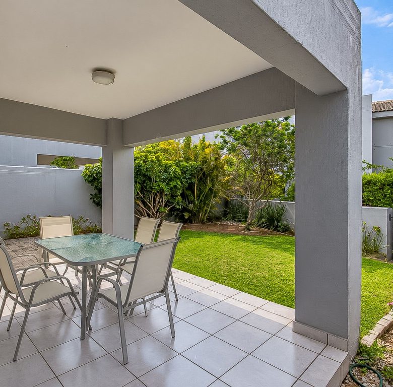 Fourways | 2 bedroom garden apartment in Broadacres