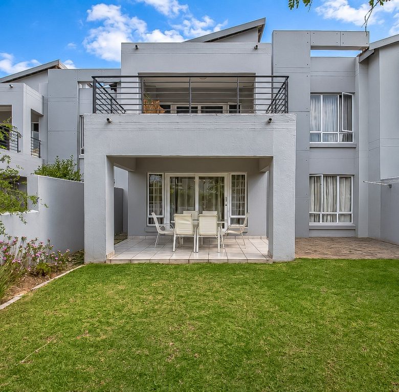 Fourways | 2 bedroom garden apartment in Broadacres