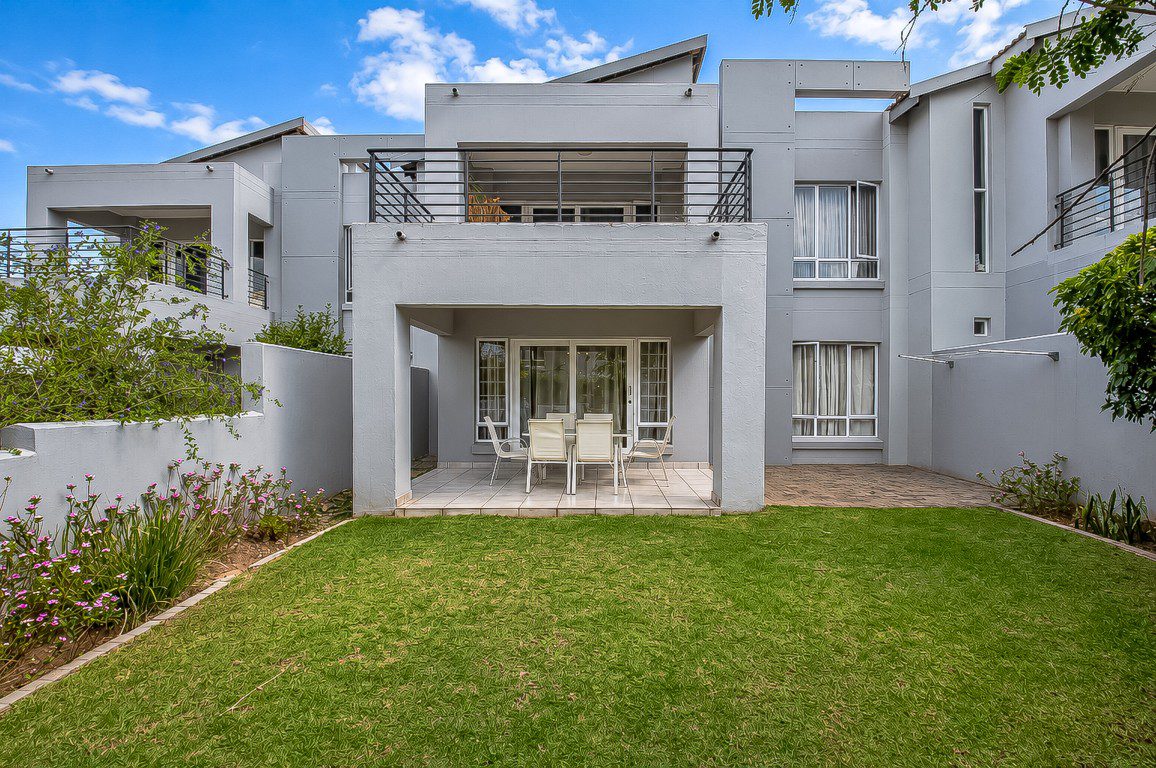 12 Fourways | 2 bedroom garden apartment in Broadacres