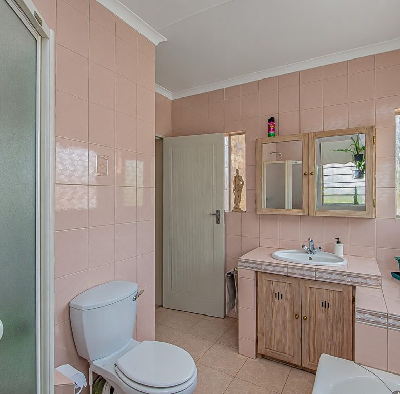 Kibler Park | Spacious 5 Bedroom Home on ±2 280 m²