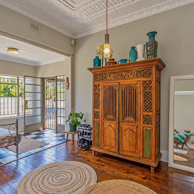 ON AUCTION | Kensington – Neat 3-Bed Family Home with Flatlet