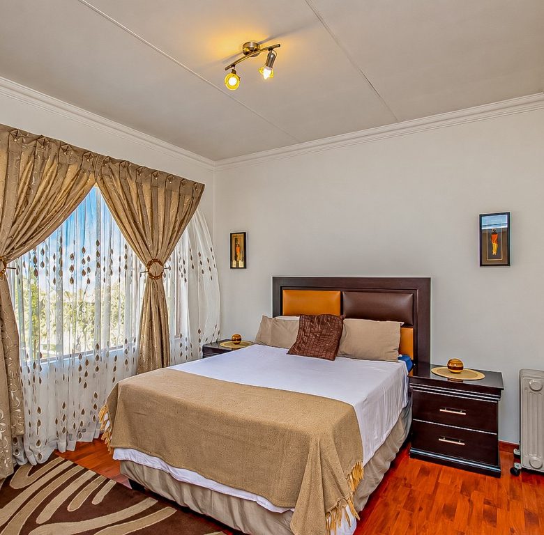 Glenvista | Spacious 3-Bedroom Cluster with Private Garden