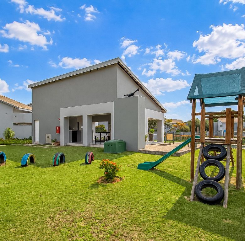 Fourways | 2 bedroom garden apartment in Broadacres