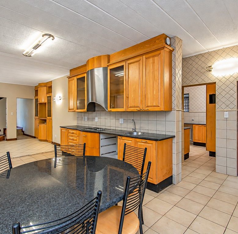 Helderkruin, Roodepoort | Off-Grid Family Home Next to Kloofendal Nature Reserve