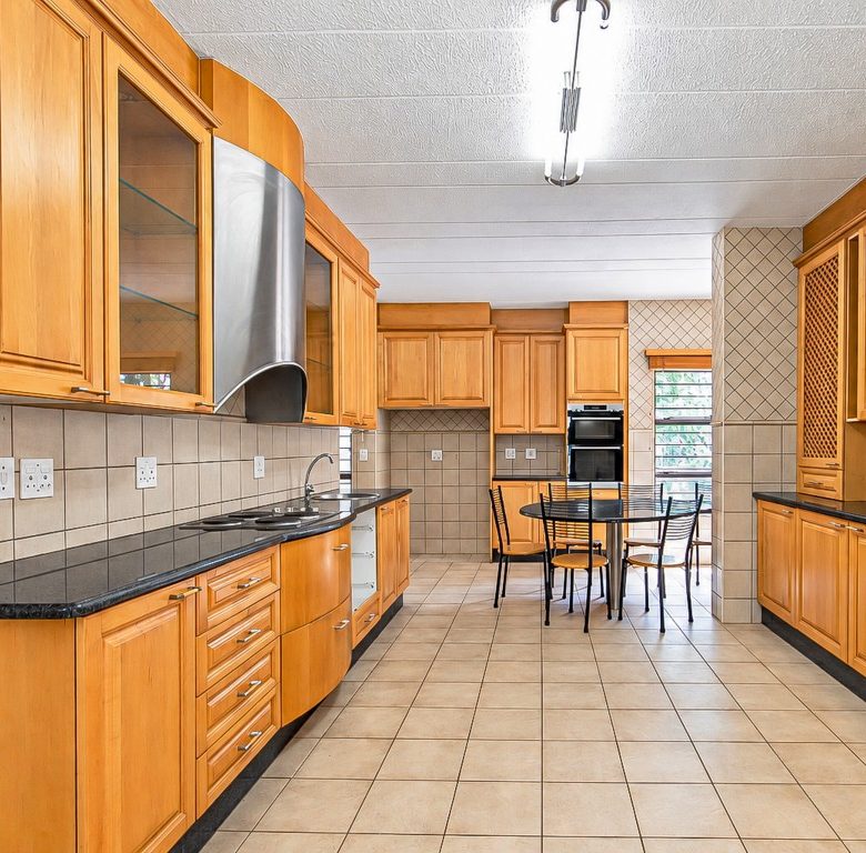 Helderkruin, Roodepoort | Off-Grid Family Home Next to Kloofendal Nature Reserve