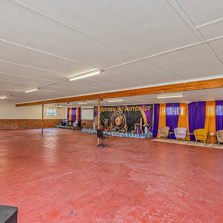 ON AUCTION | Florida, Roodepoort – School Campus with 2 Flatlets on ±3 238 m²