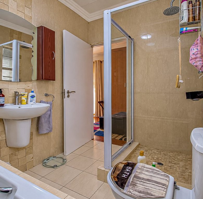Glenvista | Spacious 3-Bedroom Cluster with Private Garden