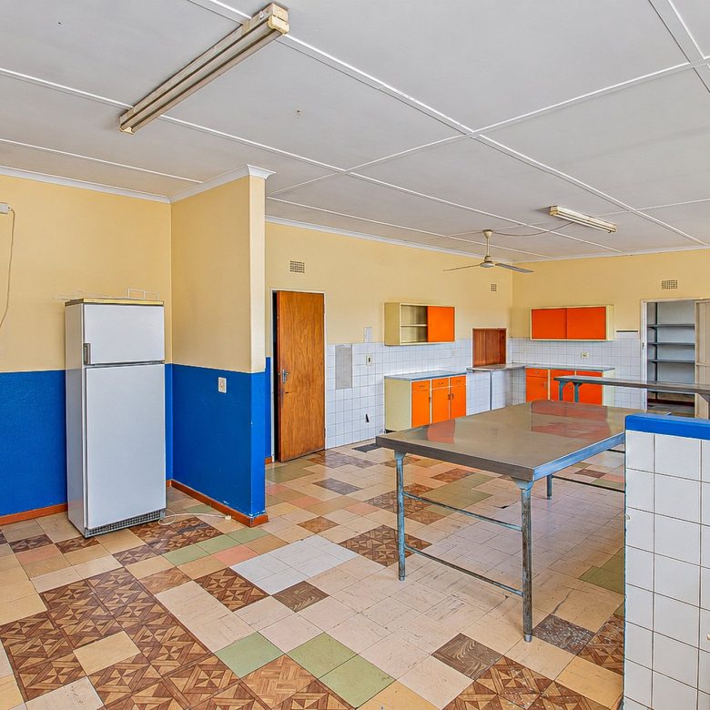ON AUCTION | Florida, Roodepoort – School Campus with 2 Flatlets on ±3 238 m²
