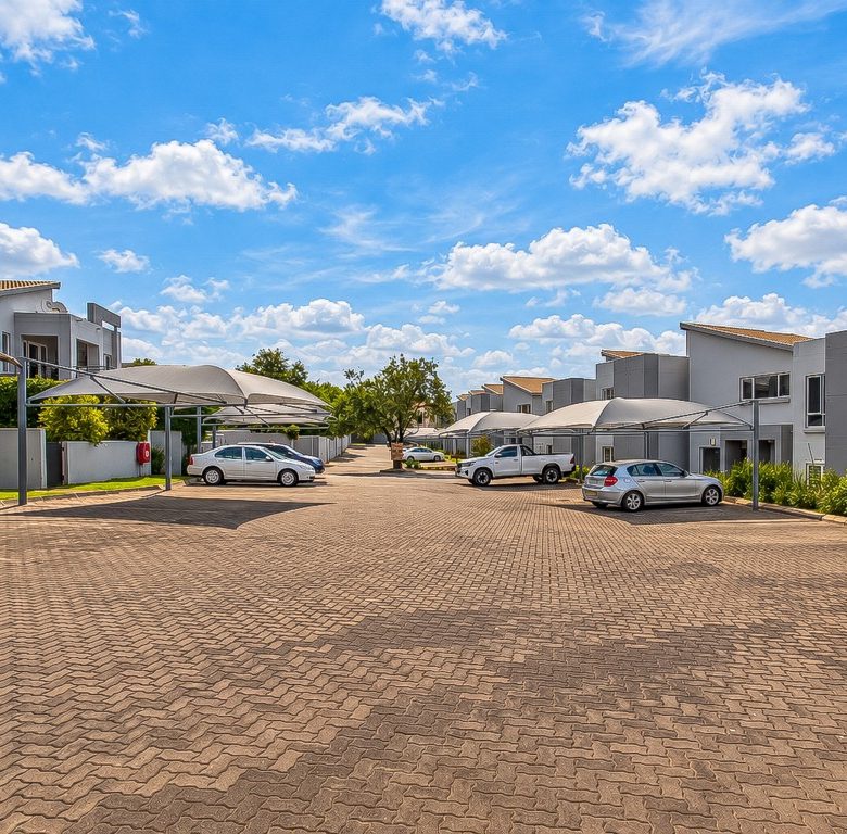 Fourways | 2 bedroom garden apartment in Broadacres