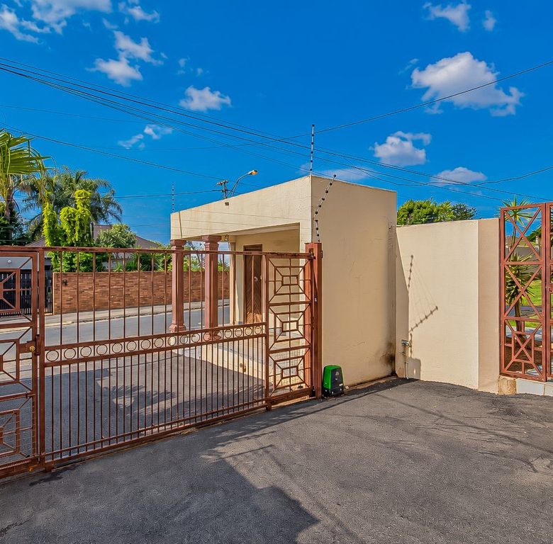 Orange Grove, Johannesburg | Urgent Disposal | Full Title Double Stand