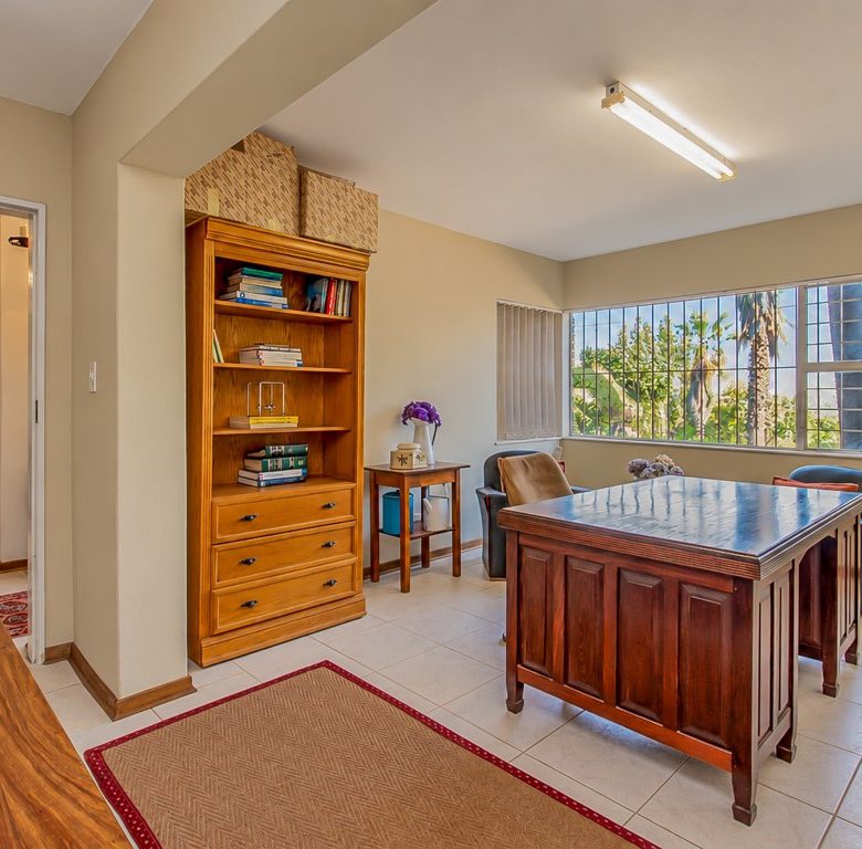 Kibler Park | Spacious 5 Bedroom Home on ±2 280 m²