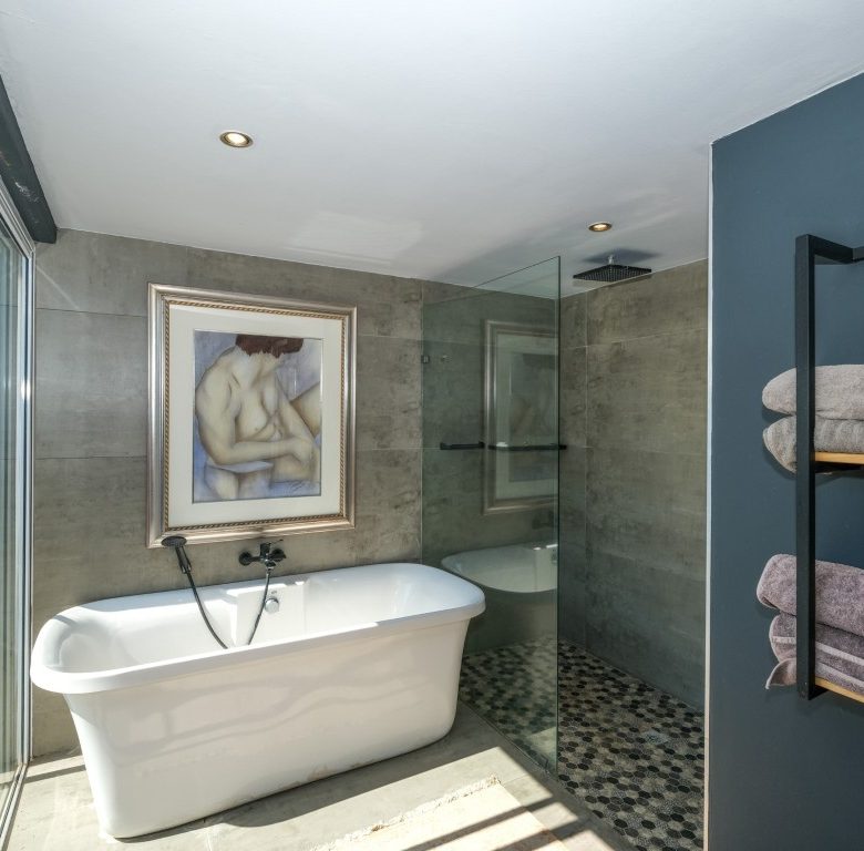 Hartbeespoort | Luxury Canal-Front Home with Private Boat Mooring