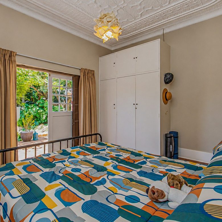 ON AUCTION | Kensington – Neat 3-Bed Family Home with Flatlet