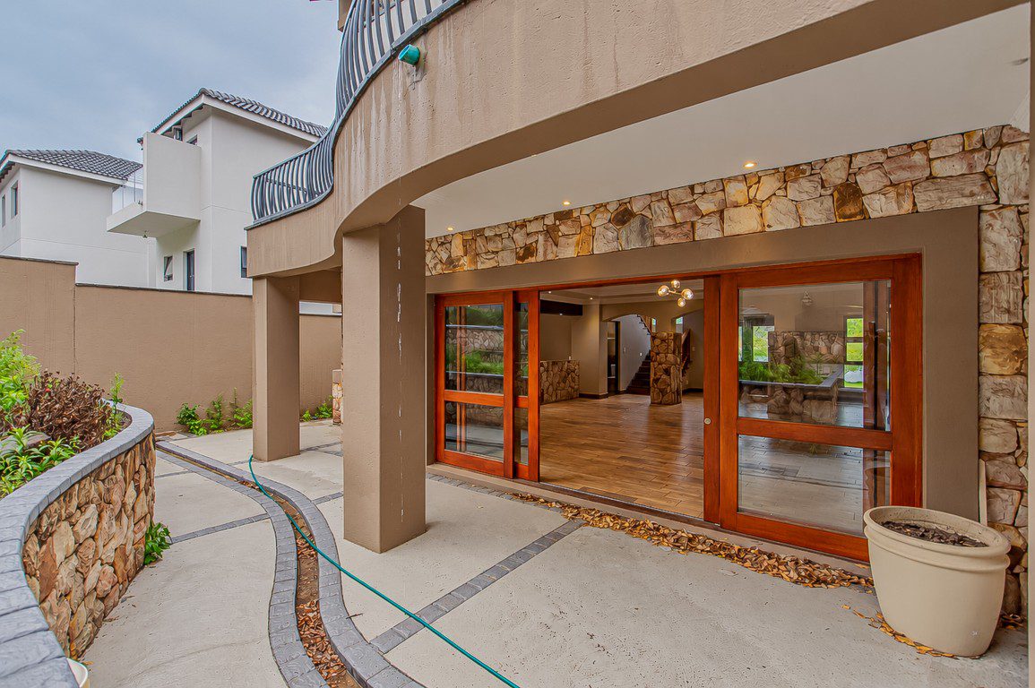 Hartbeespoort | Luxury 5 Bedroom Eco-Estate Home with Panoramic Dam Views