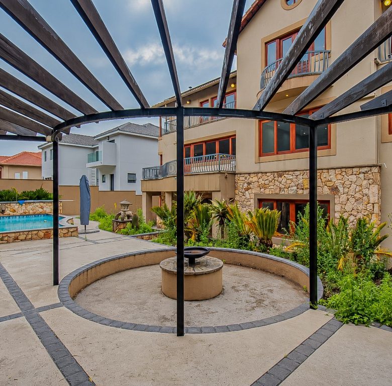 Hartbeespoort | Luxury 5 Bedroom Eco-Estate Home with Panoramic Dam Views