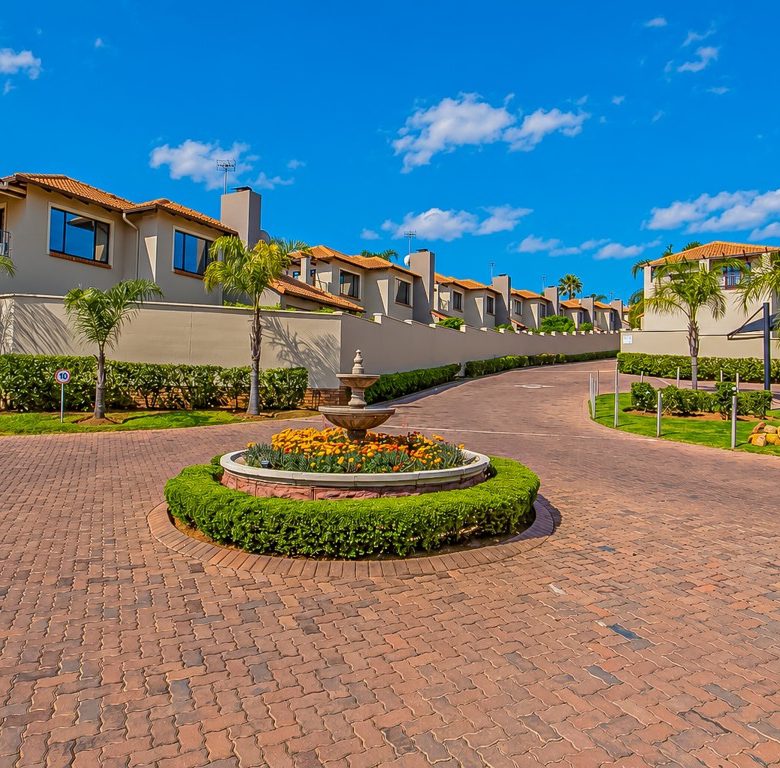 Glenvista | Spacious 3-Bedroom Cluster with Private Garden