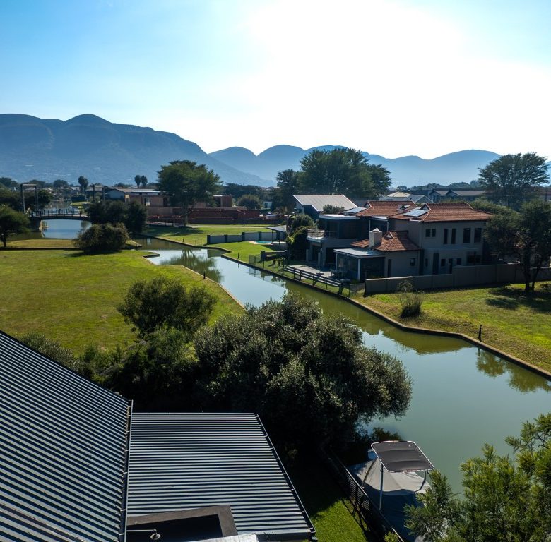Hartbeespoort | Luxury Canal-Front Home with Private Boat Mooring