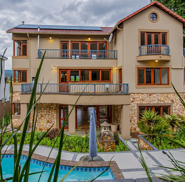 Hartbeespoort | Luxury 5 Bedroom Eco-Estate Home with Panoramic Dam Views