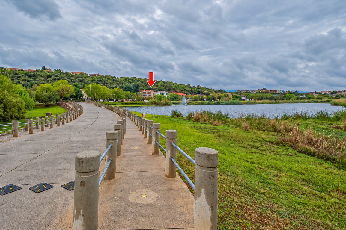 Hartbeespoort | Luxury 5 Bedroom Eco-Estate Home with Panoramic Dam Views