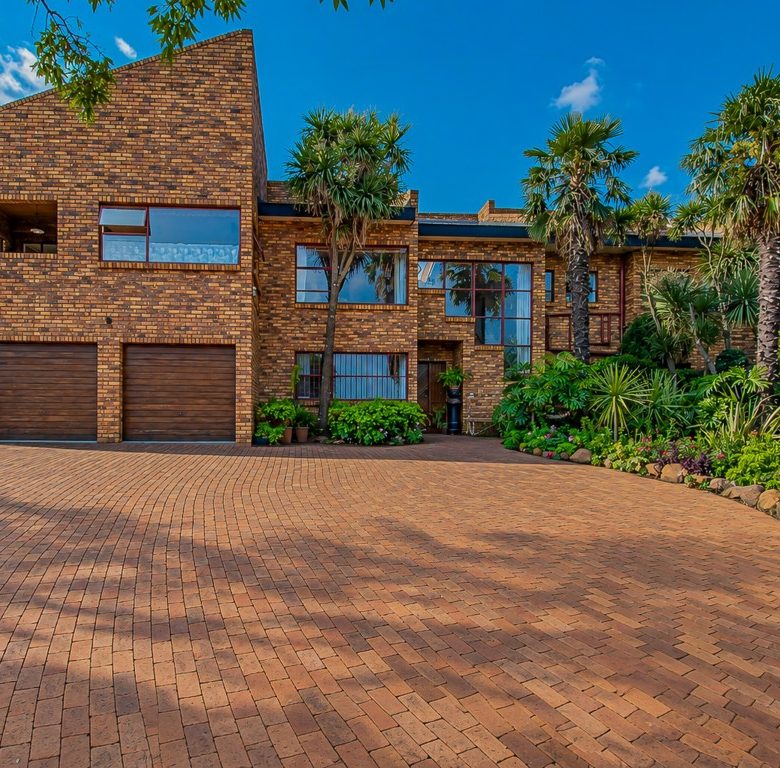 Kibler Park | Spacious 5 Bedroom Home on ±2 280 m²