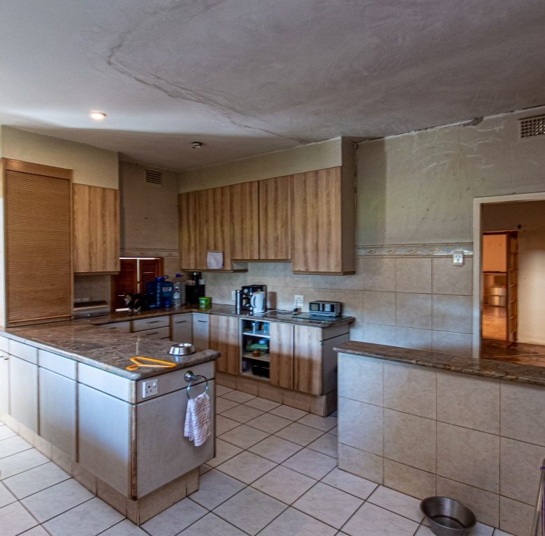 Rynfield, Benoni | Full Title 8-Bedroom Home