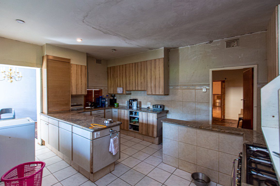 Rynfield, Benoni | Full Title 8-Bedroom Home