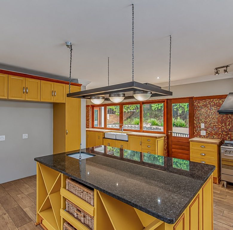 Hartbeespoort | Luxury 5 Bedroom Eco-Estate Home with Panoramic Dam Views