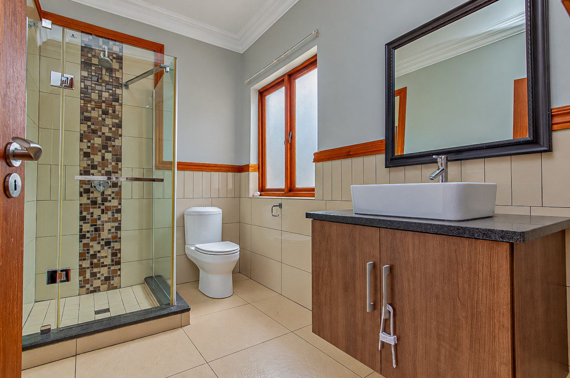 Hartbeespoort | Luxury 5 Bedroom Eco-Estate Home with Panoramic Dam Views
