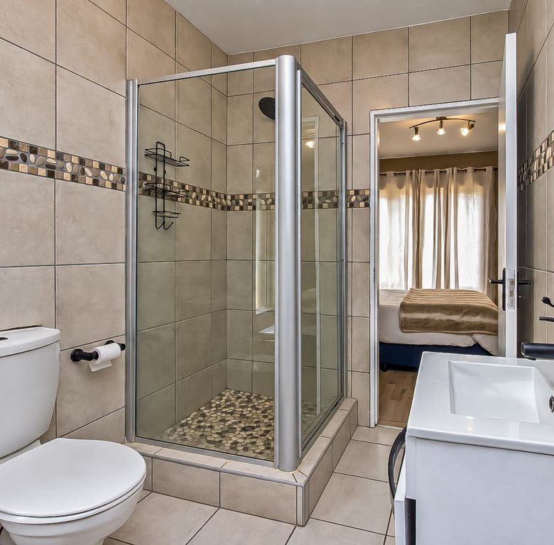 Fourways | 2 bedroom garden apartment in Broadacres