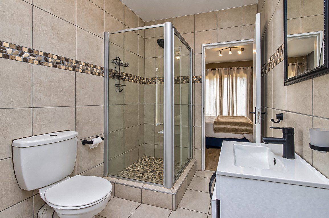 7 Fourways | 2 bedroom garden apartment in Broadacres
