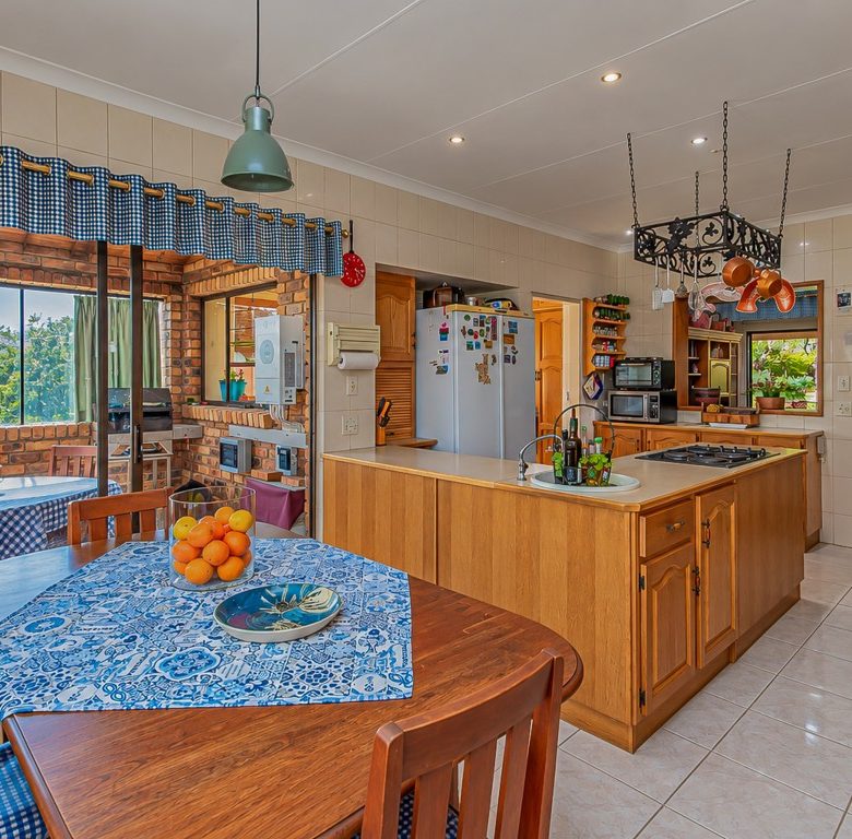 Kibler Park | Spacious 5 Bedroom Home on ±2 280 m²