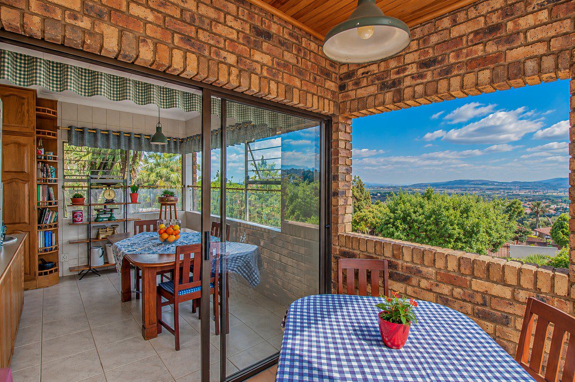 8 Kibler Park | Spacious 5 Bedroom Home on ±2 280 m²