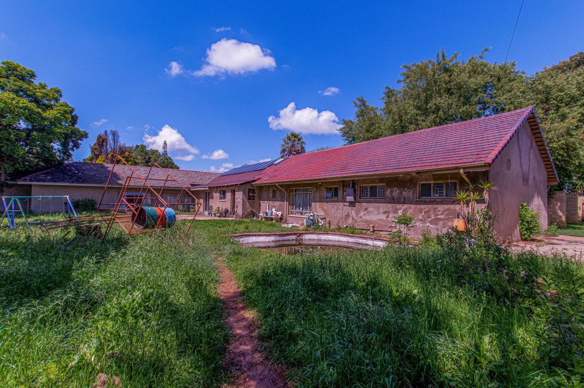 Rynfield, Benoni | Full Title 8-Bedroom Home