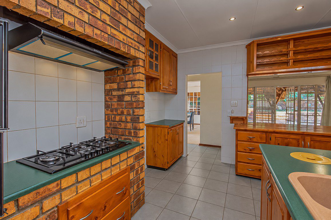 DSC-35 Mulbarton | Elevated face-brick family home