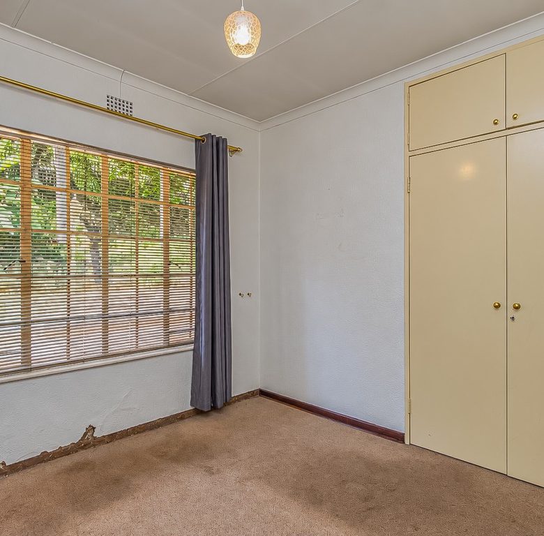 Mulbarton | Elevated face-brick family home