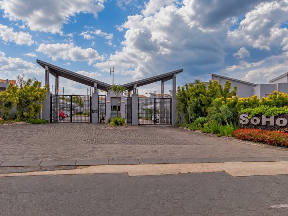 Fourways | 2 Bedroom Garden Apartment In Broadacres