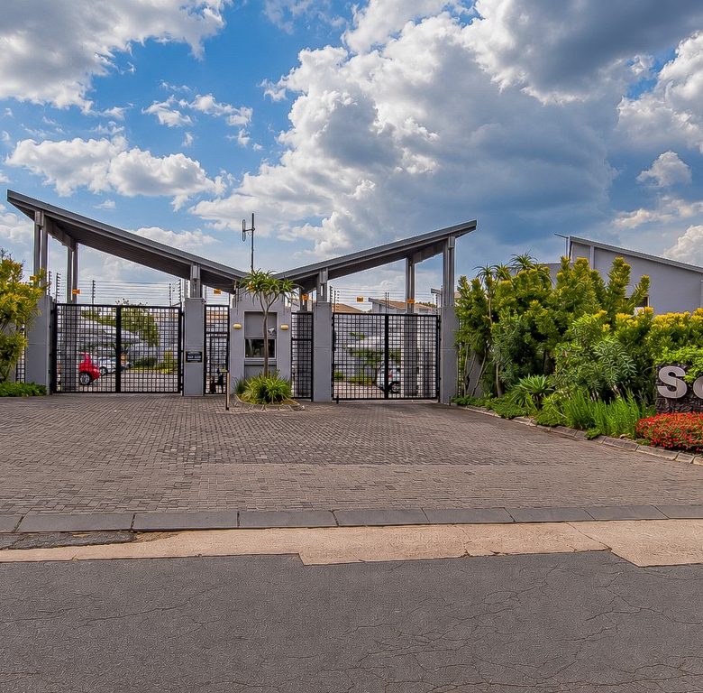 Fourways | 2 bedroom garden apartment in Broadacres
